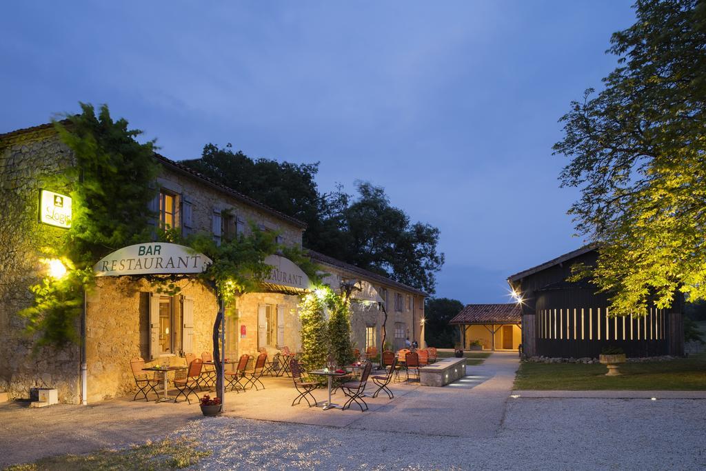 Logis L'Auberge De Larressingle Exterior photo